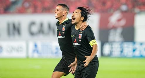 بالفيديو.. سيناريو 2017 يتكرر.. أوراوا الياباني يضرب موعدًا مع الهلال بنهائي أسيا 